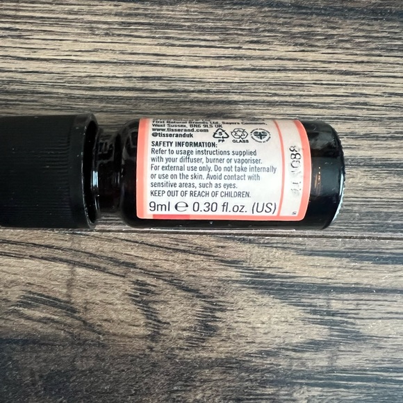 Tisserand 100% Nature Pure Essential Oil - Cinnamon Stick - Picture 5 of 5